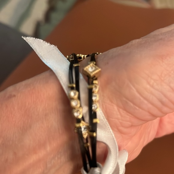 Beaut  Black and Goldd Bling Bangle - Picture 4 of 4